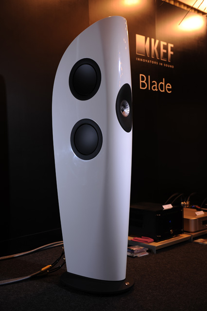 全球首個採用單點全頻技術揚聲器 KEF Blade