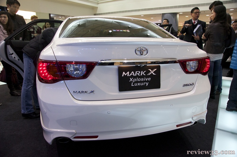 豐田 Mark X 豪華四門跑車首次展出 (2012 年 1 月 7 至 8 日)
