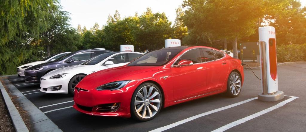 Tesla 圓方 Supercharging 超級充電站擴建 —多種不同充電方式 便捷快速的充電體驗